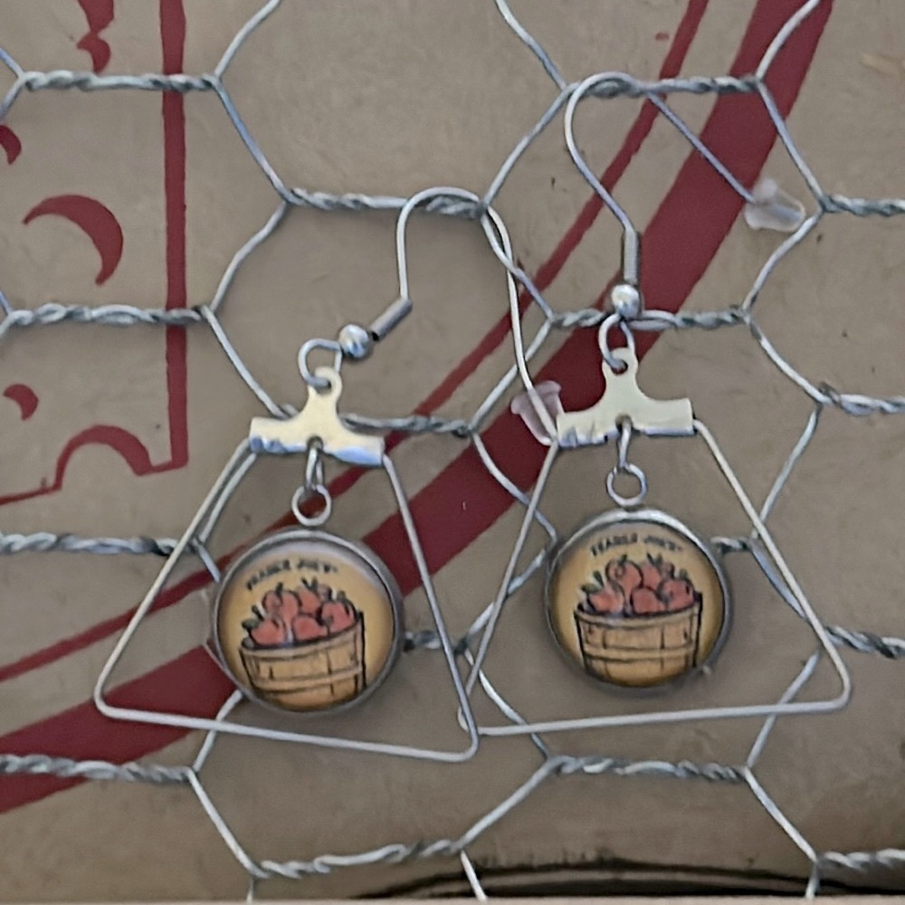 Trader Joe’s earrings 12mm halo wooden basket of apples